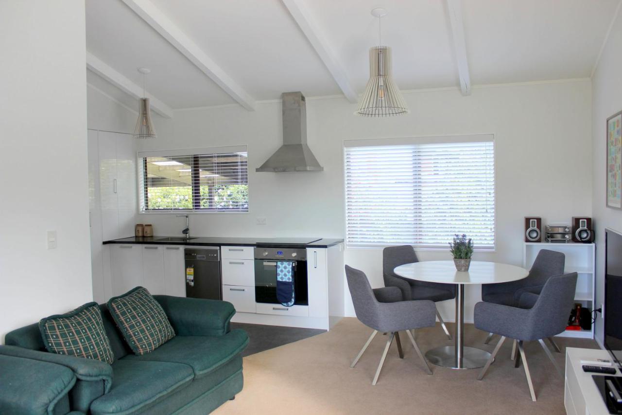 Bram'S Bach Villa Lago Lago Taupo Exterior foto