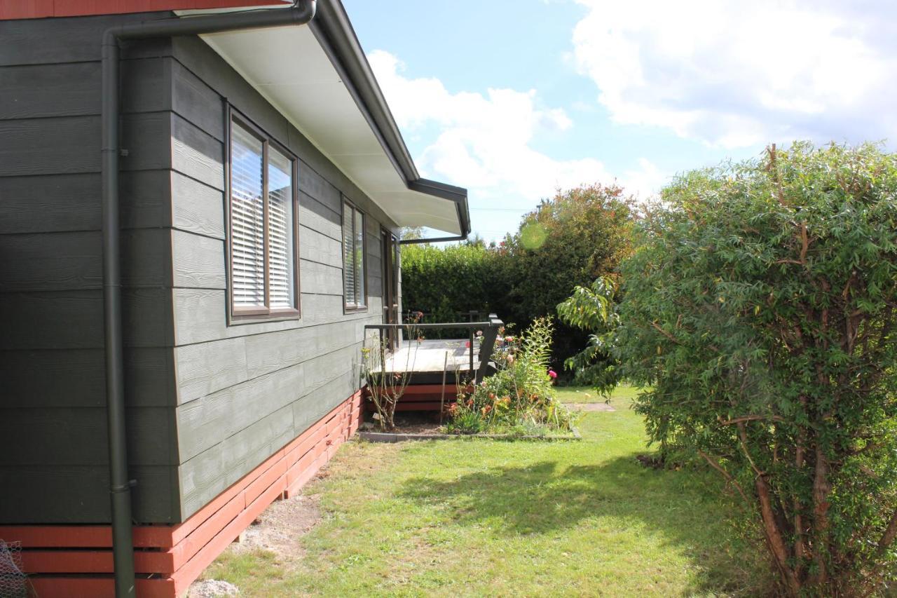 Bram'S Bach Villa Lago Lago Taupo Exterior foto