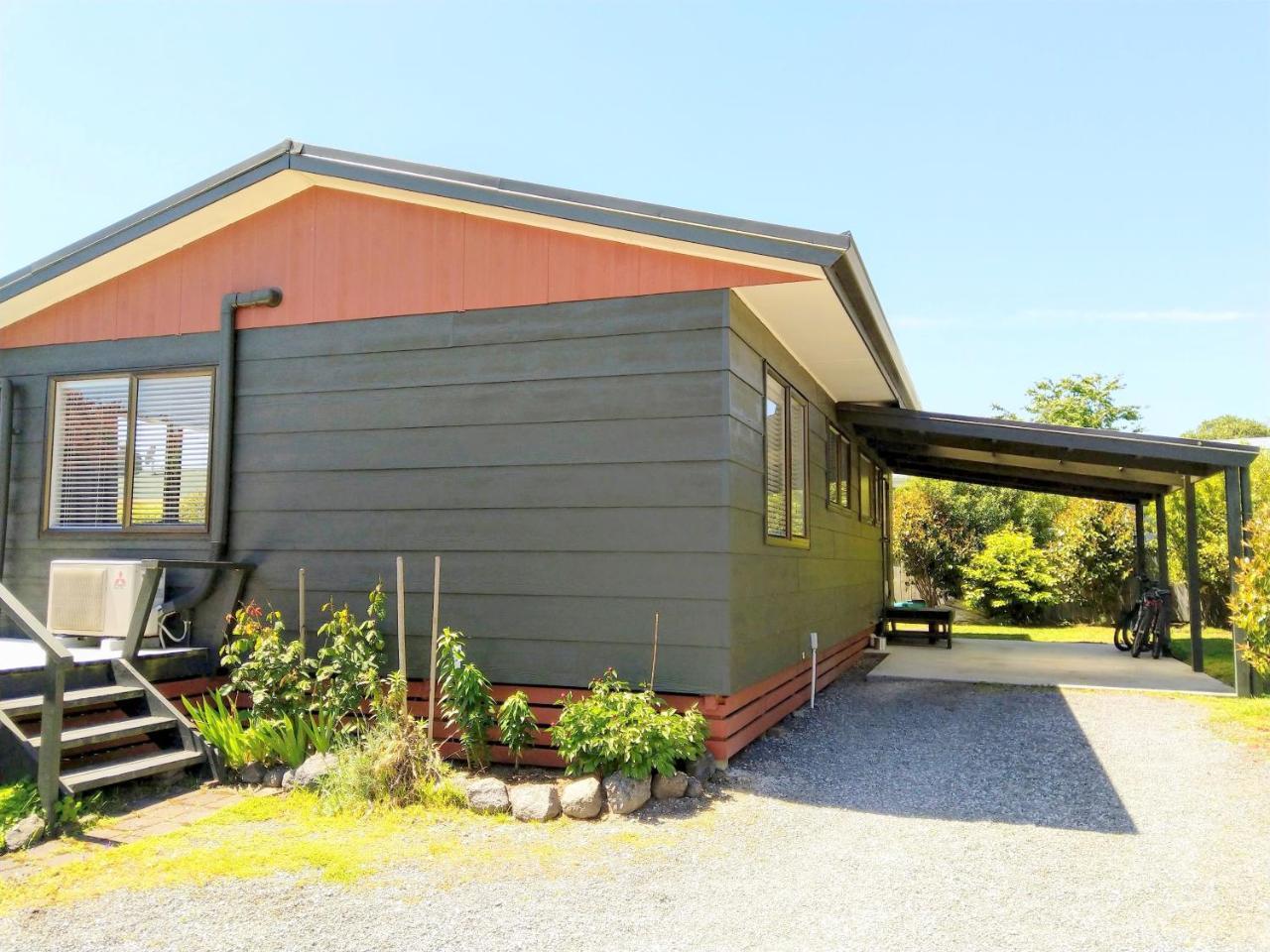 Bram'S Bach Villa Lago Lago Taupo Exterior foto
