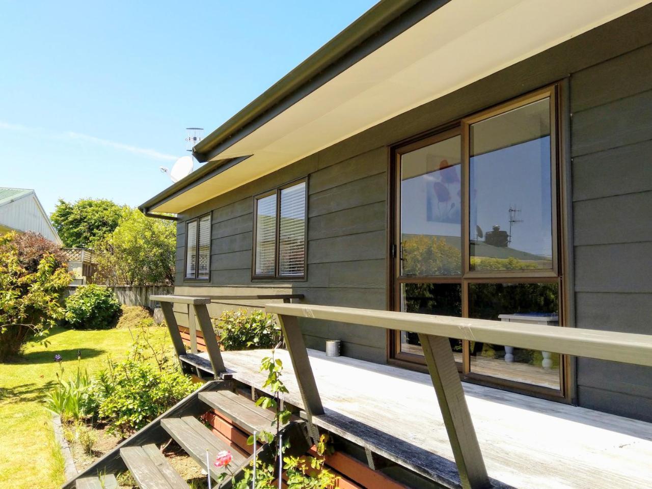 Bram'S Bach Villa Lago Lago Taupo Exterior foto