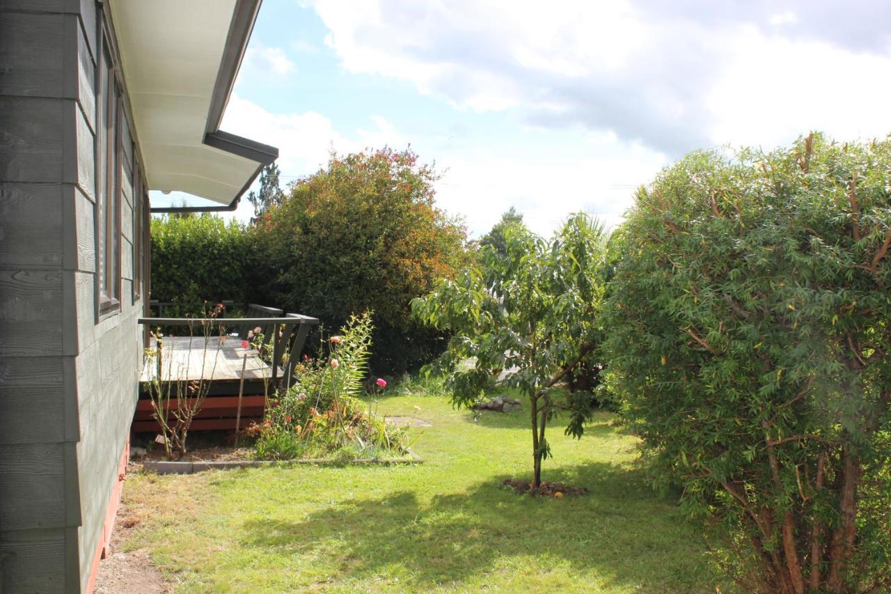 Bram'S Bach Villa Lago Lago Taupo Exterior foto