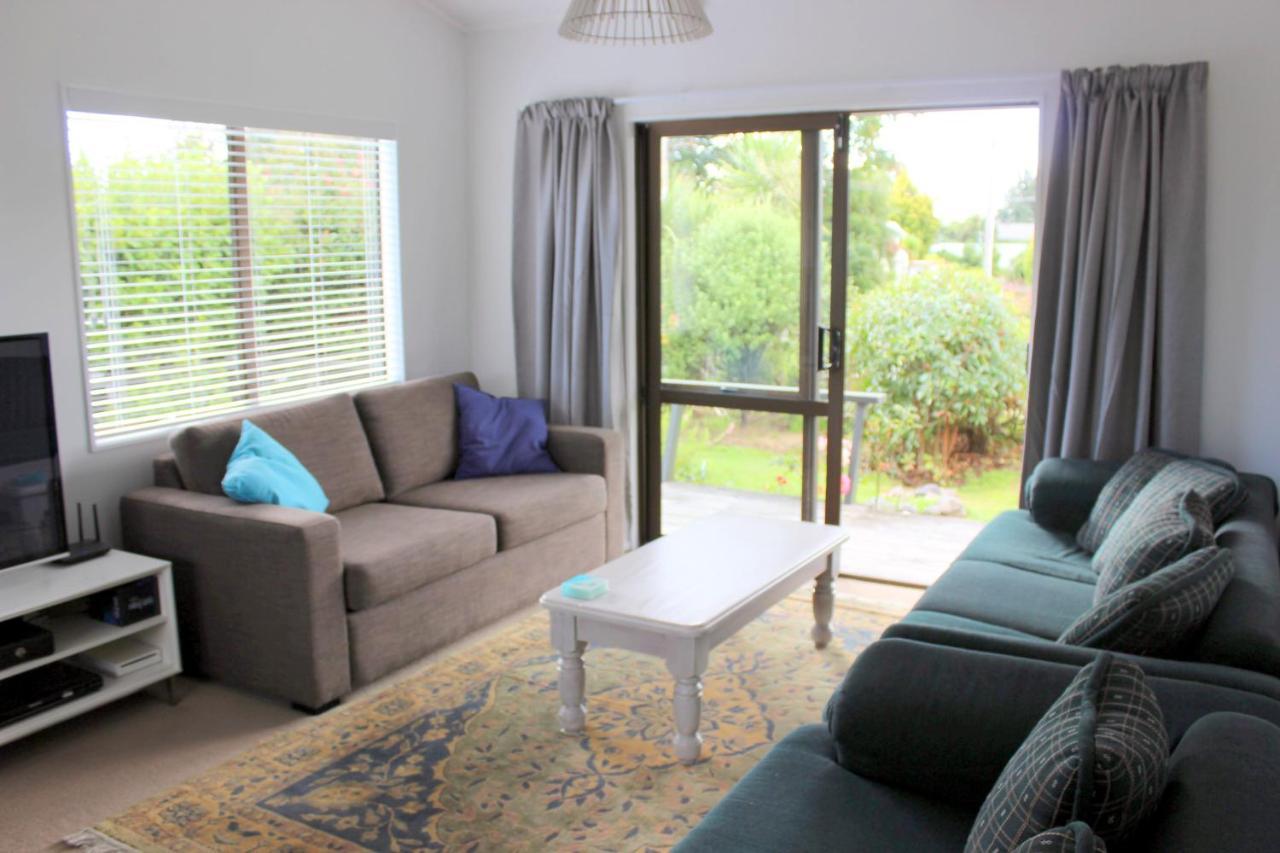 Bram'S Bach Villa Lago Lago Taupo Exterior foto