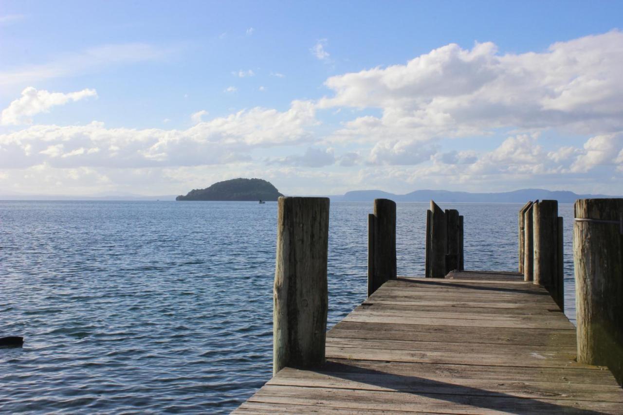 Bram'S Bach Villa Lago Lago Taupo Exterior foto