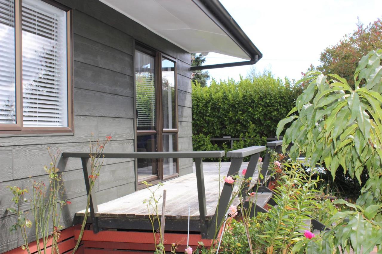 Bram'S Bach Villa Lago Lago Taupo Exterior foto