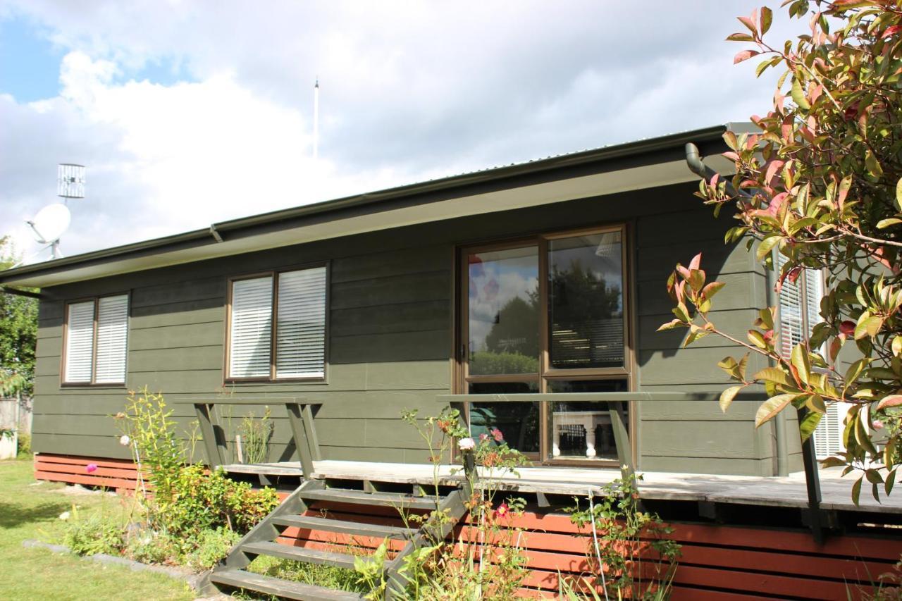 Bram'S Bach Villa Lago Lago Taupo Exterior foto