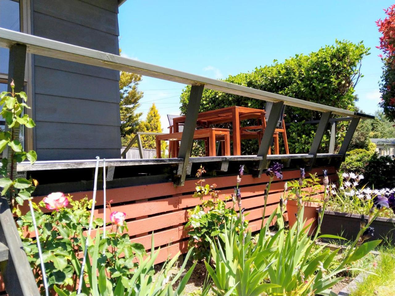 Bram'S Bach Villa Lago Lago Taupo Exterior foto