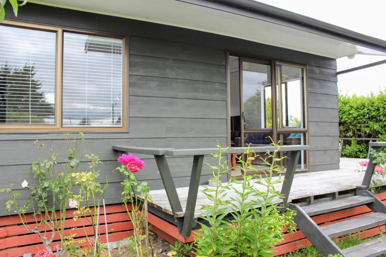 Bram'S Bach Villa Lago Lago Taupo Exterior foto